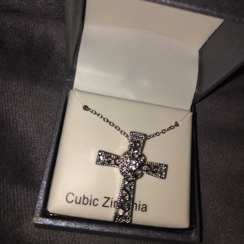 Sterling silver cross necklace (reserved)‼️